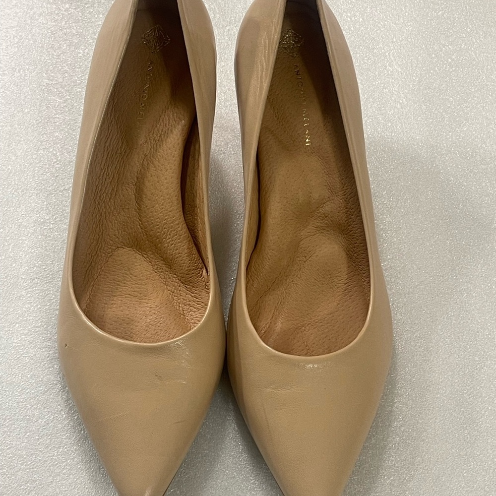 Vince Camuto Classic Tan Heels
